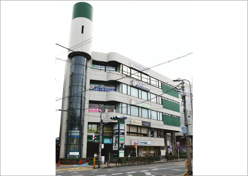 プラザサントリアビルの写真